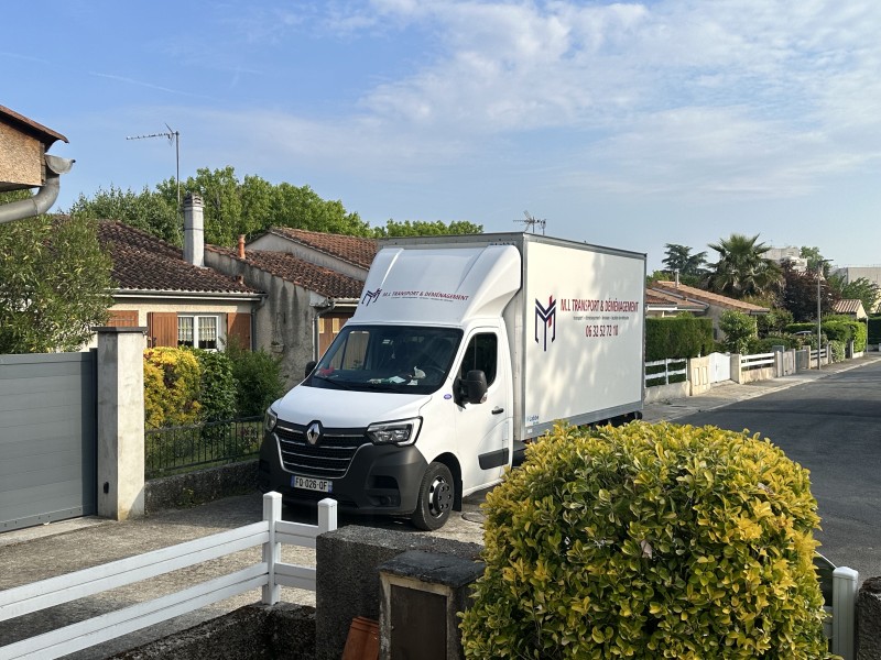 VEHICULE LEGER DE ML TRANSPORT ET DEMENAGEMENT à libourne