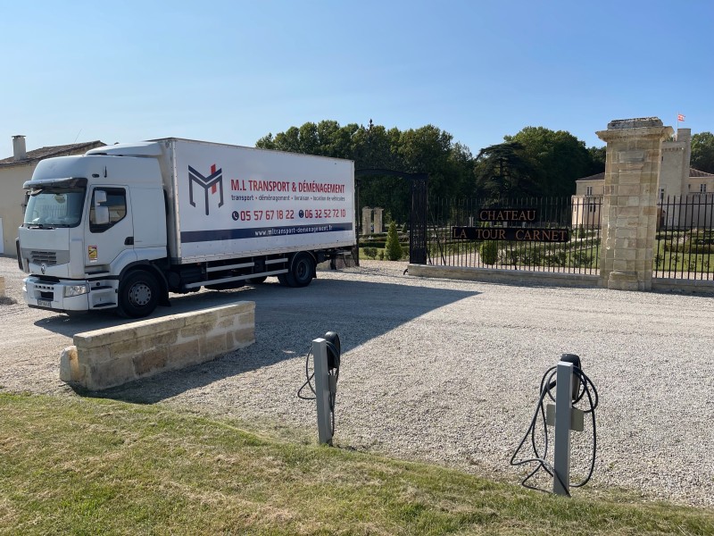 Engagez une société transport manutention art pour déplacer vos œuvres de collection avec une protection maximale et équipements adaptés au cœur de Bordeaux