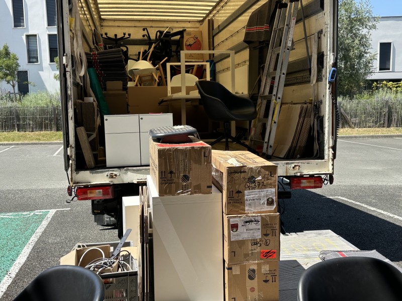 Livraison du mobilier de bureau à Bruges (33) dans les délais impartis