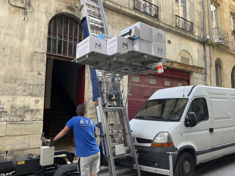 Où stocker ses meubles après un déménagement avec monte-meubles à Mérignac ?