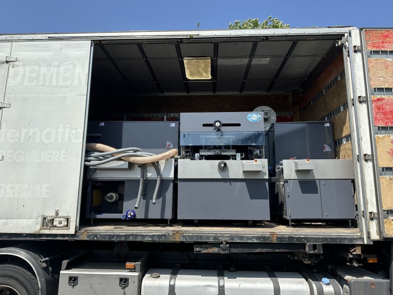 Manutention lourde avec chariot élévateur pour transfert de presse offset en Dordogne