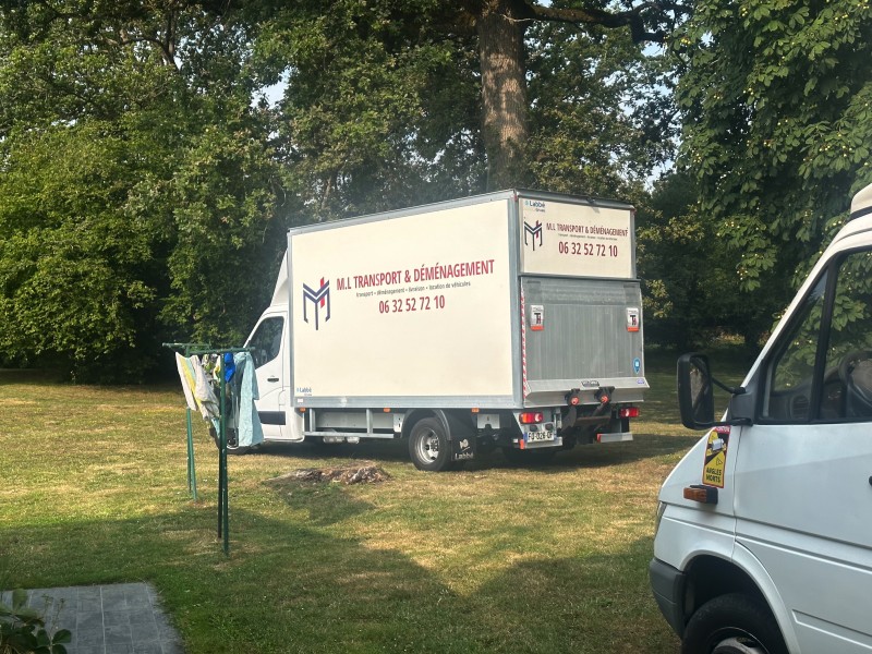 ML TRANSPORT ET DEMENAGEMENT AVEC NOS VÉHICULE LEGER A NANTES 