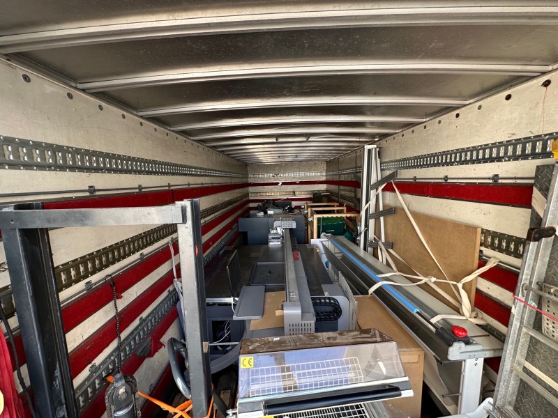 Chargement de machine réalisé par Ml transport & demenagement 