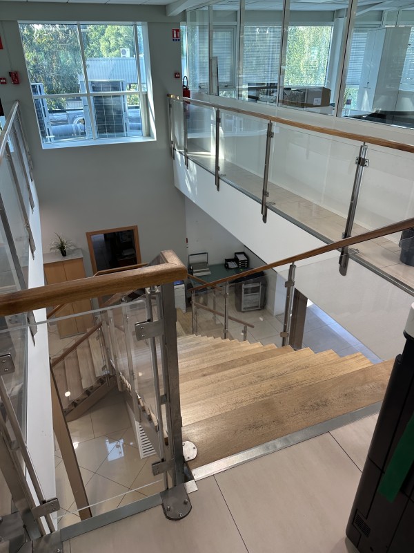 Comment ML Transport a géré le transfert de photocopieurs pour IGC entre Beychac-et-Caillau et Bassens