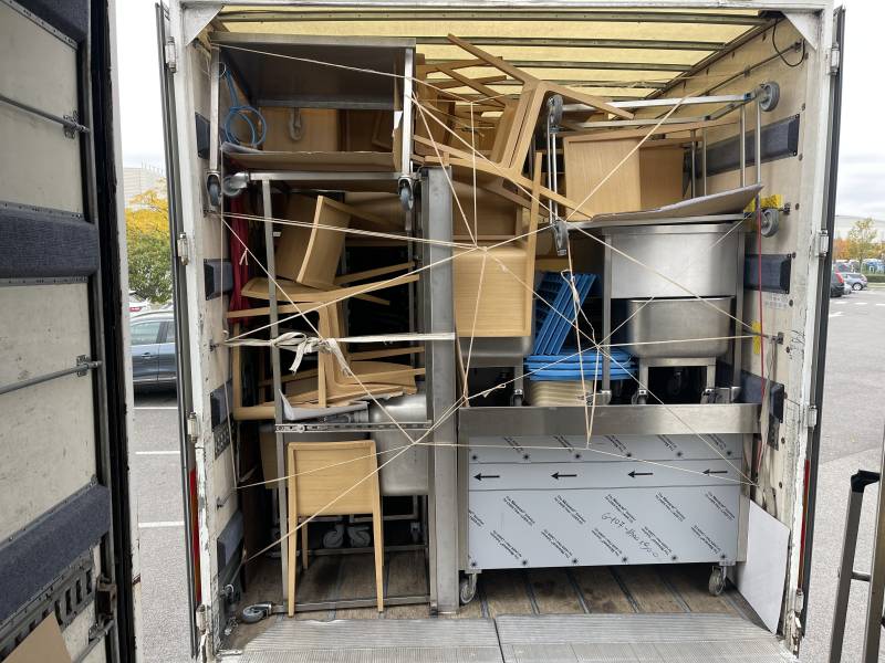 ML TRANSPORT & DEMENAGEMENT chargement du porteur fini