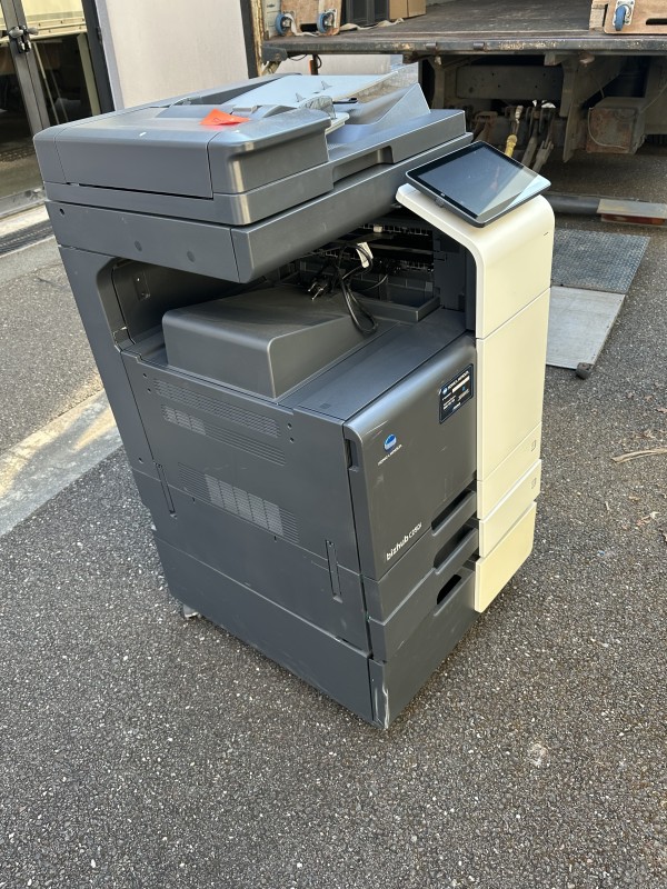 Transport d’imprimantes professionnelles en Gironde : intervention pour le groupe IGC entre Beychac-et-Caillau et Bassens