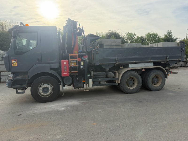 Location de camion 6x4 grue avec chauffeur à Bordeaux : solution levage pour entreprises et particuliers
