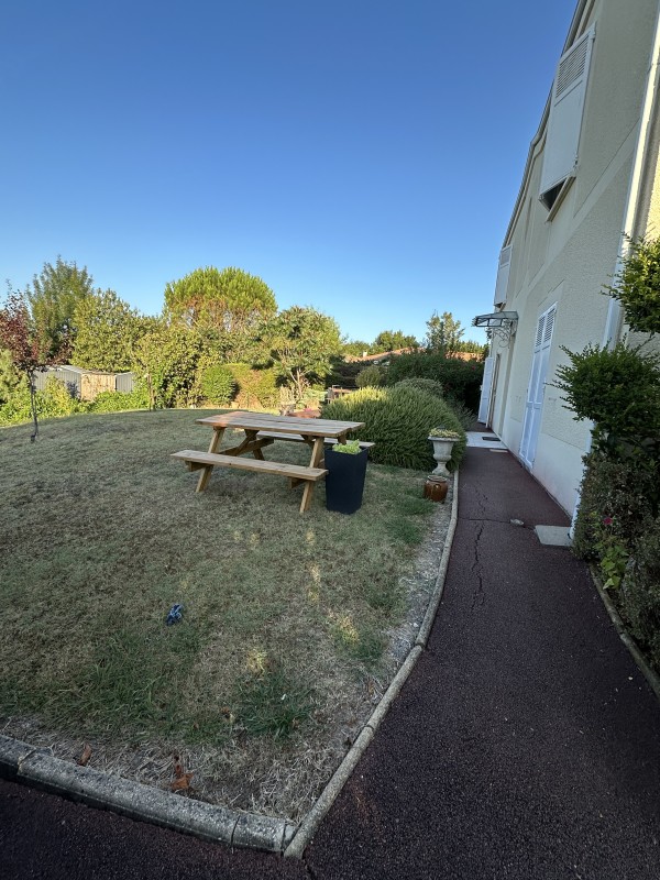 Déménagement suite à un décès de Camblanes-et-Meynac vers Montélimar : service discret et rapide pour les familles