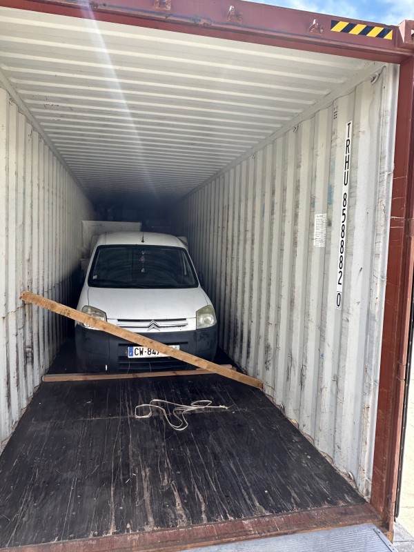 Conteneur maritime vers Madagascar : déménagement avec voiture depuis la Nouvelle-Aquitaine