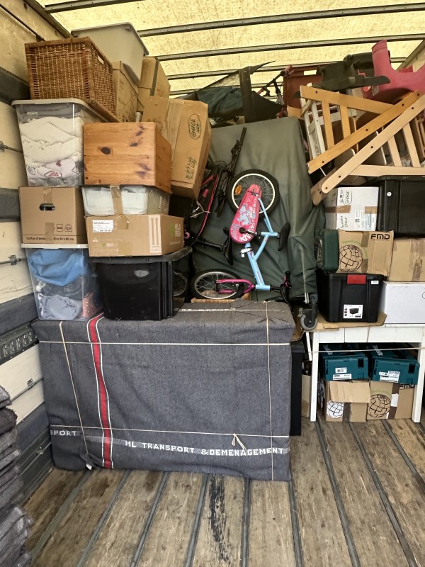 Déménageur en urgence de Latresne au Pays Basque : intervention rapide pour mutation ou vente immobilière